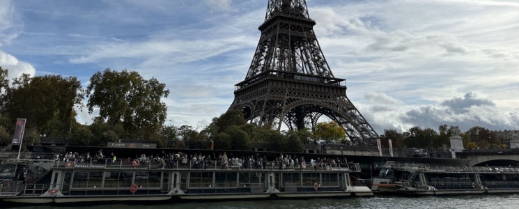 Photo Tour Eiffel : comment la visiter tranquillement et éviter les foules ? - voyage Paris